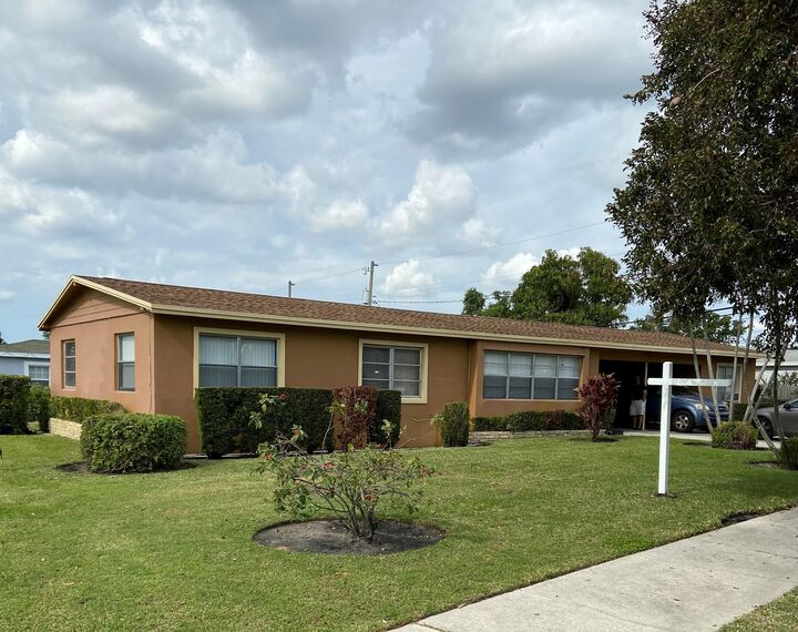 4401 N Terrace Drive  West Palm Beach FL 33407 photo
