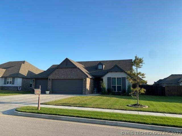 Property Photo:  23012 E 104th Street S  OK 74014 