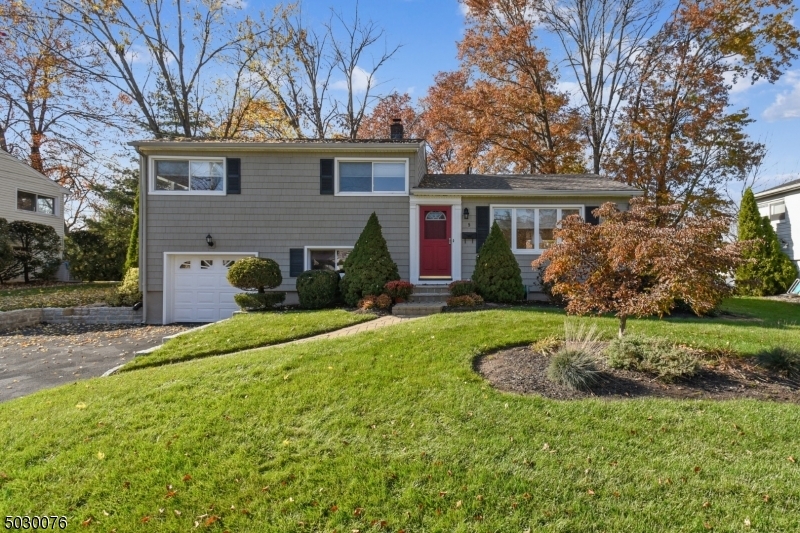 Property Photo:  5 Timberline Dr  NJ 07023 