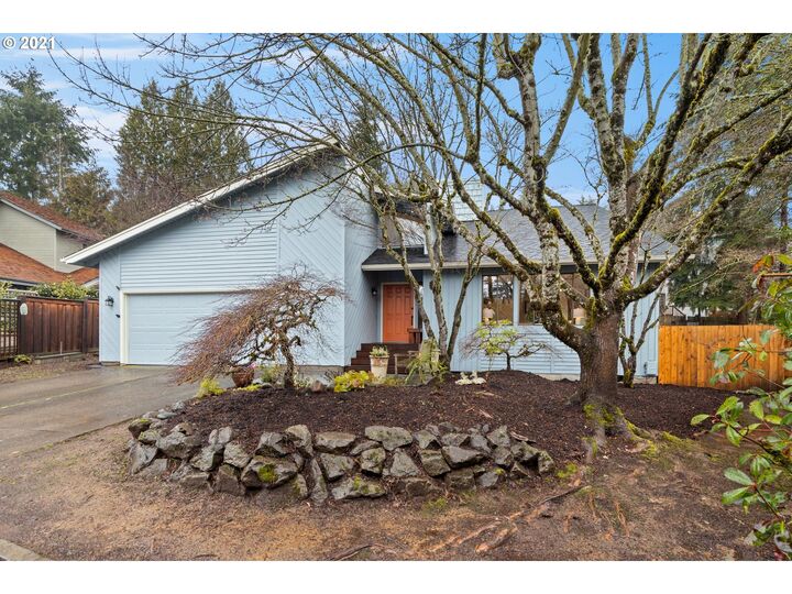 4711 SW Lowell Ct  Portland OR 97221 photo