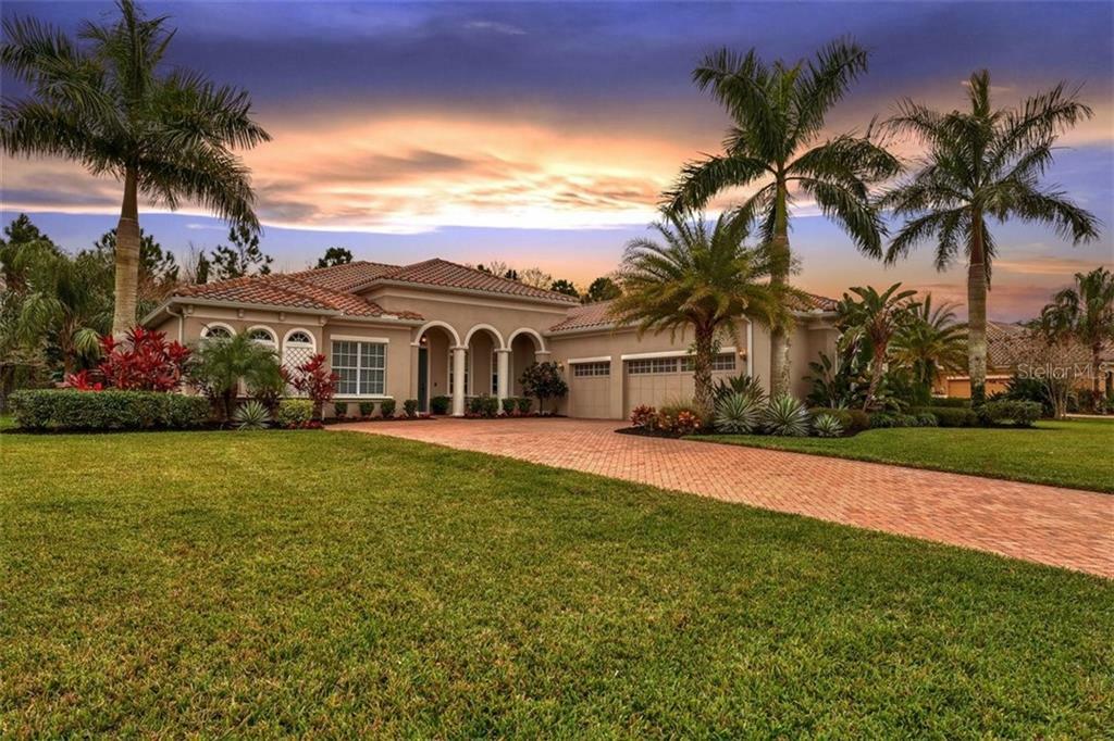 Property Photo: 207 166th Street NE FL 34212