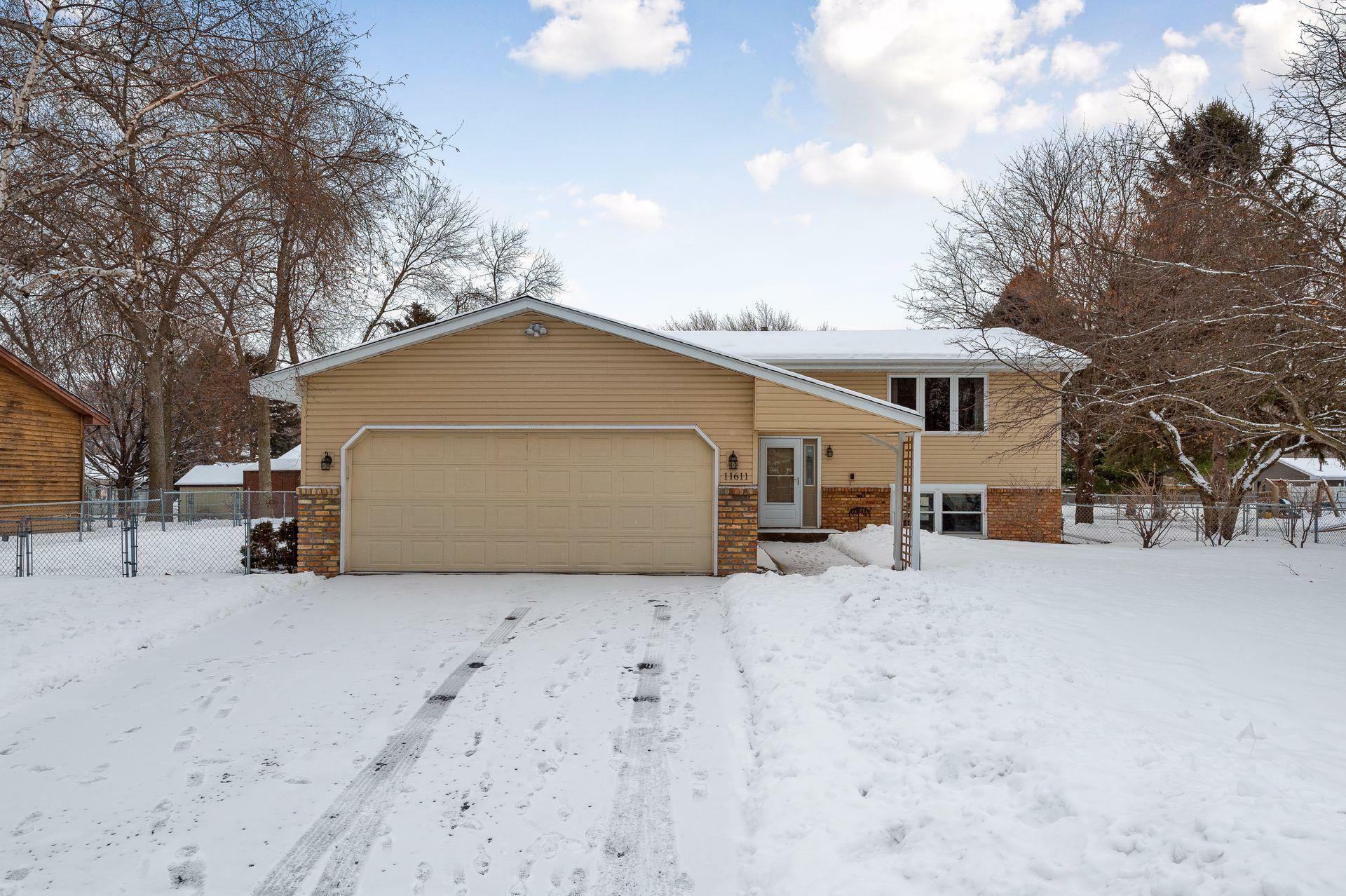 Property Photo:  11611 98th Avenue N  MN 55369 