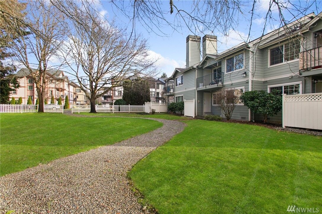 Property Photo: 755 5th Ave NW F203 WA 98027