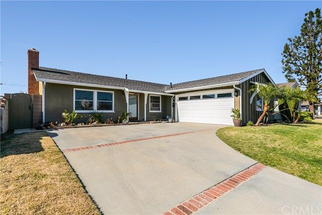 Property Photo: 13351 Danvers Way CA 92683