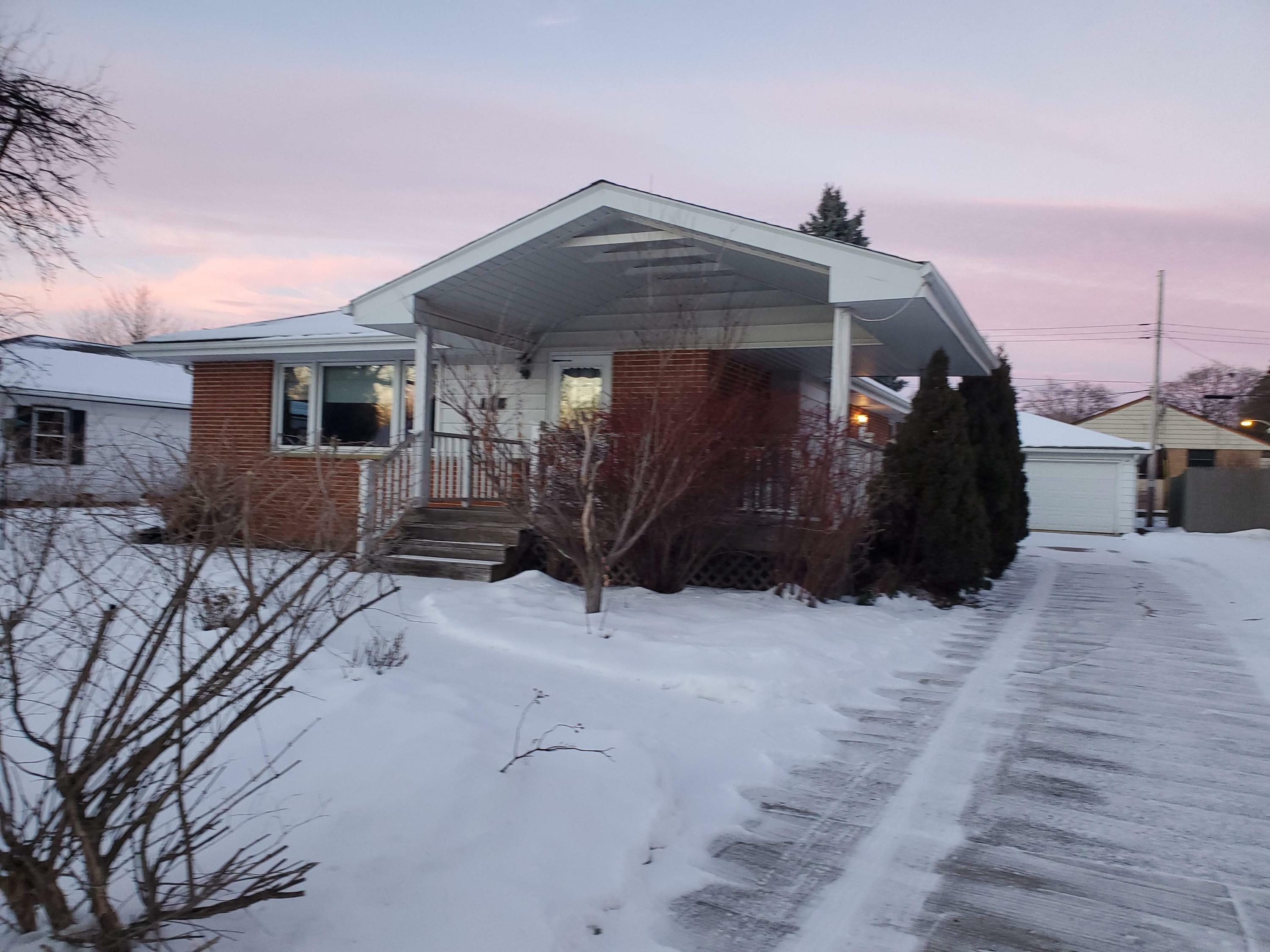 Property Photo: 10114 W Fiebrantz Ave WI 53222