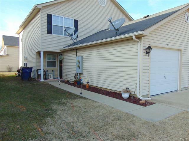 Property Photo: 711 Woodside Creek 63028