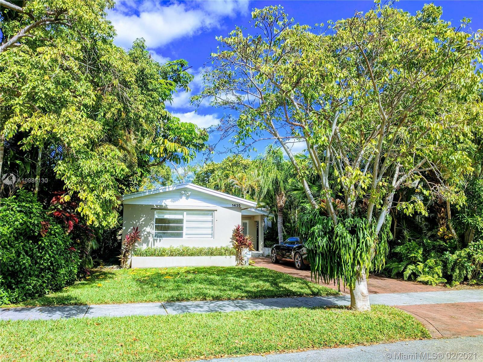 Property Photo:  1435 Jackson St  FL 33020 