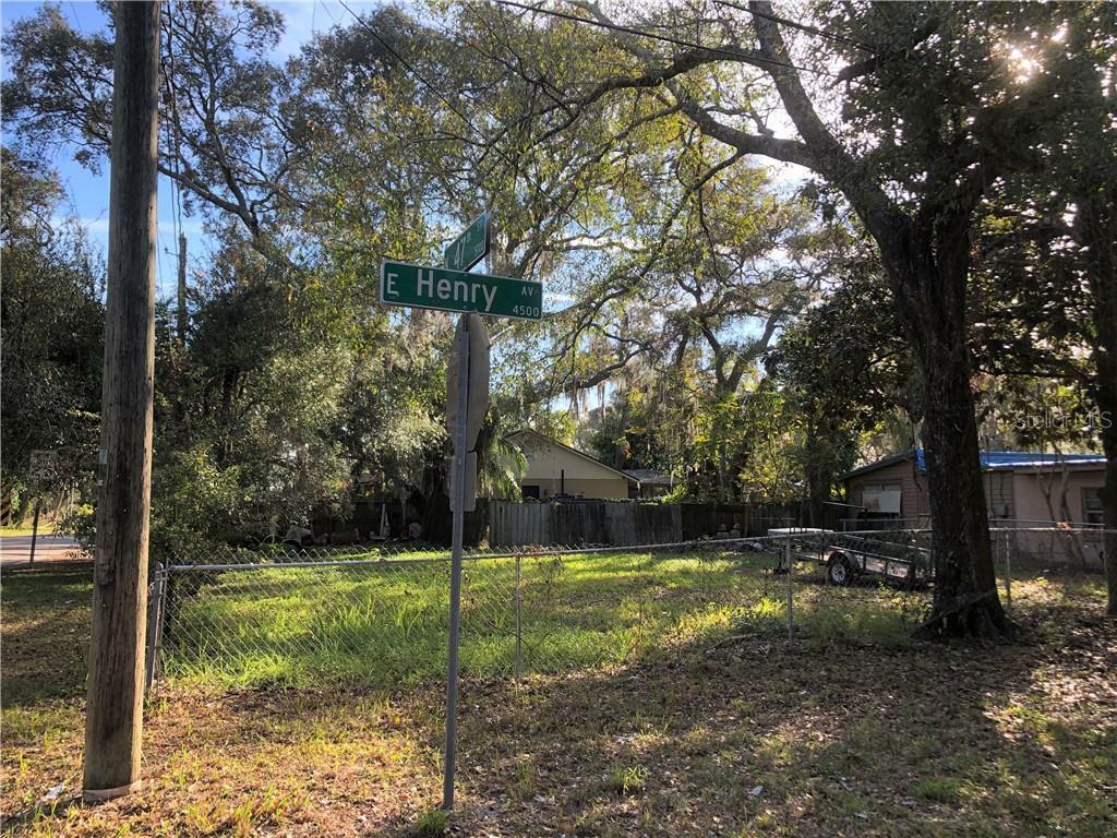 Property Photo:  4511 E Henry Avenue  FL 33610 