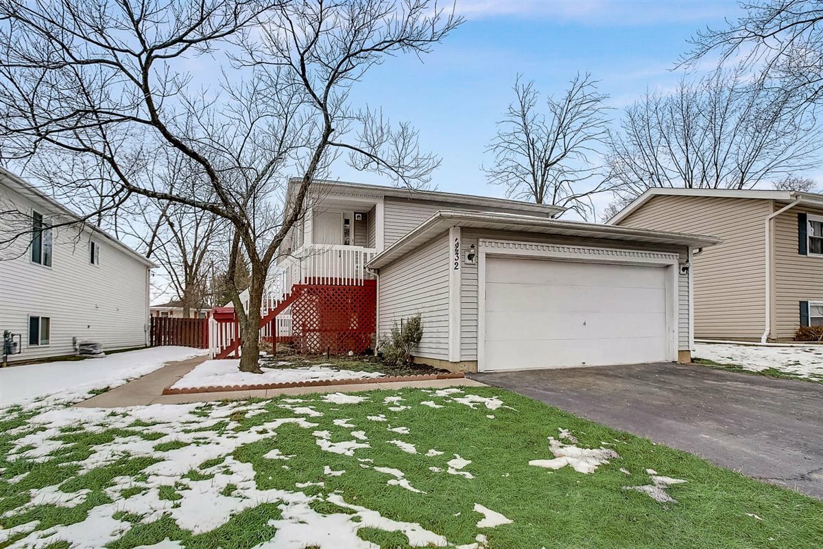 Property Photo:  232 N Idlewild Avenue  IL 60060 