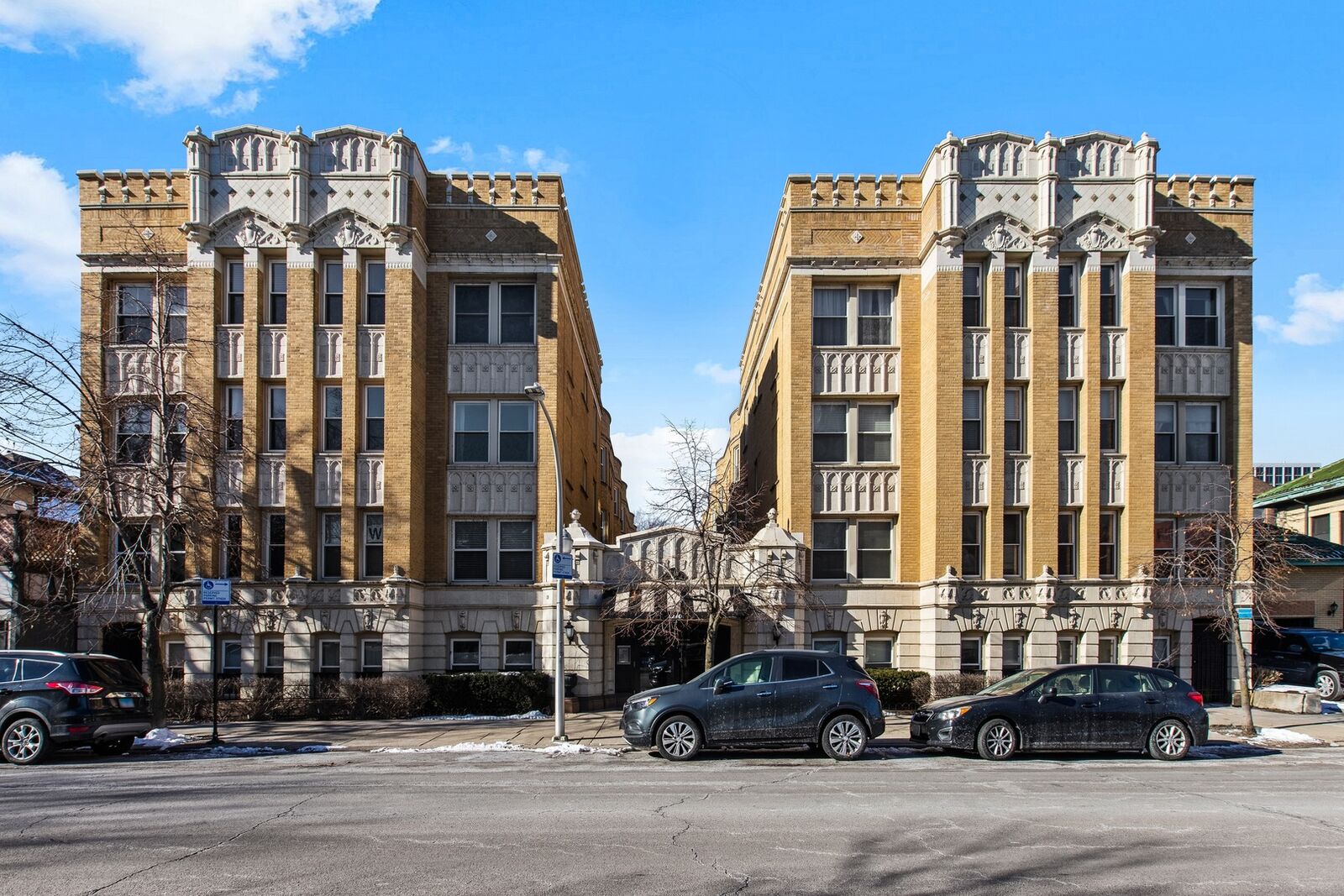 Property Photo:  4240 N Clarendon Avenue 410N  IL 60613 