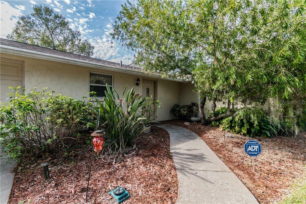 Property Photo:  1708 Durant Road  FL 33596 