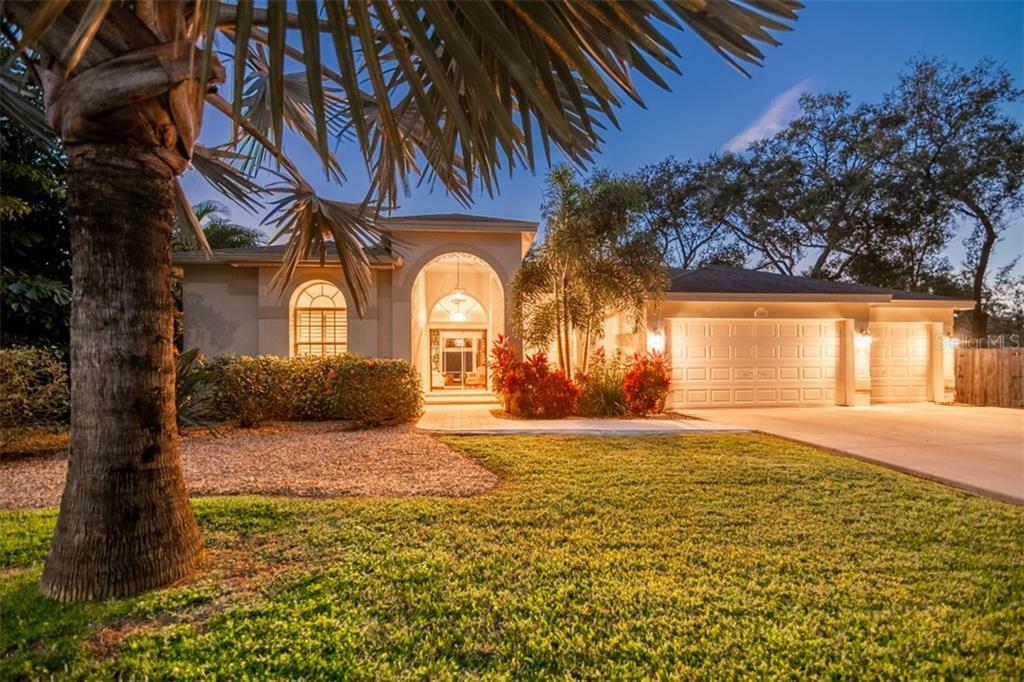 Property Photo:  1886 Castle Woods Drive  FL 33759 