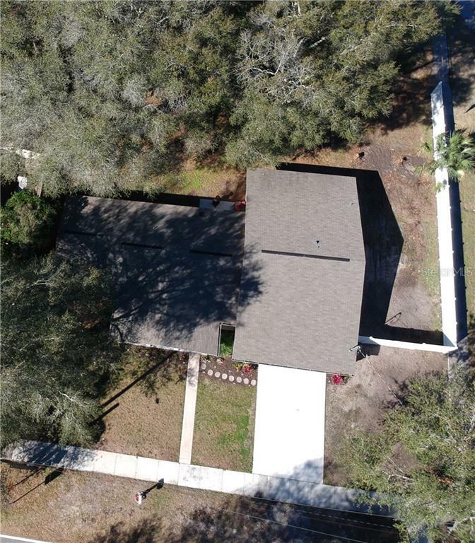 Property Photo:  406 N Moon Avenue  FL 33510 