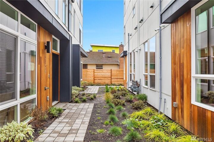 Property Photo:  2322 C 15th Ave S  WA 98144 