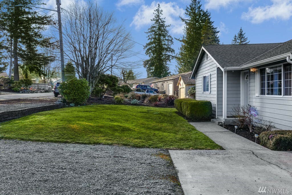 Property Photo:  309 Scotland Dr  WA 98282 