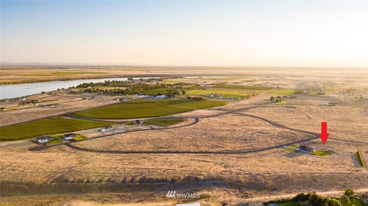 Property Photo: 7463 Road E.3 NE WA 98837