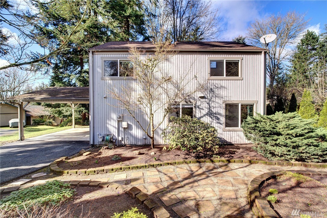 Property Photo:  12929 NE 100th Lane  WA 98033 