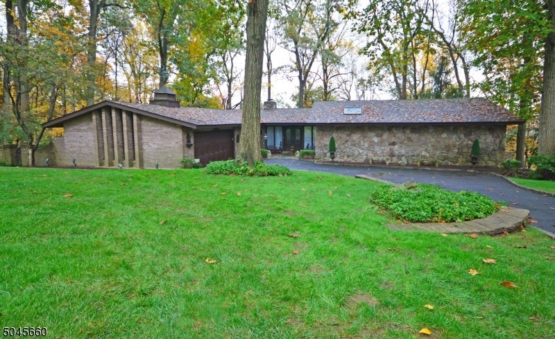 95 High Oaks Dr  Watchung Boro NJ 07069 photo