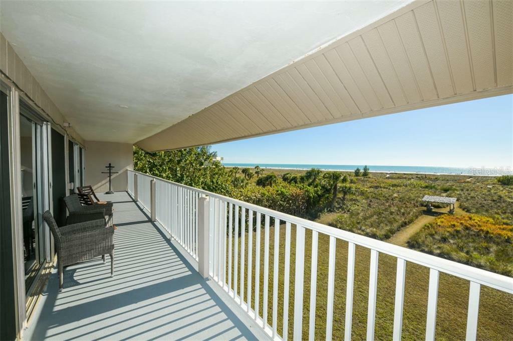 Property Photo:  524 Beach Road Ph  FL 34242 