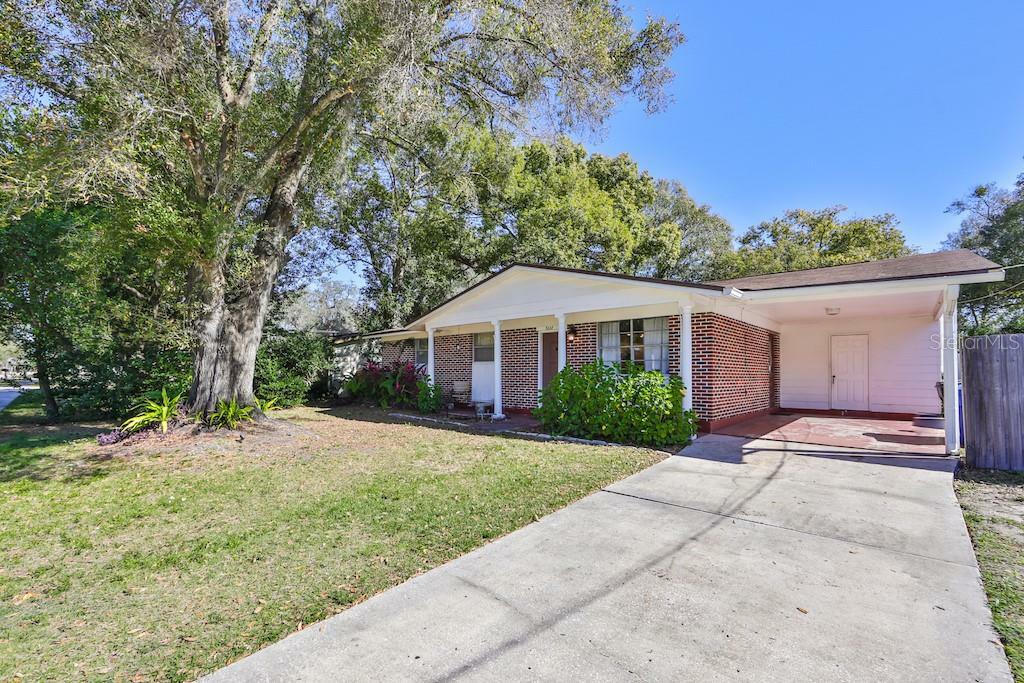 Property Photo:  7607 N 53rd Street  FL 33617 