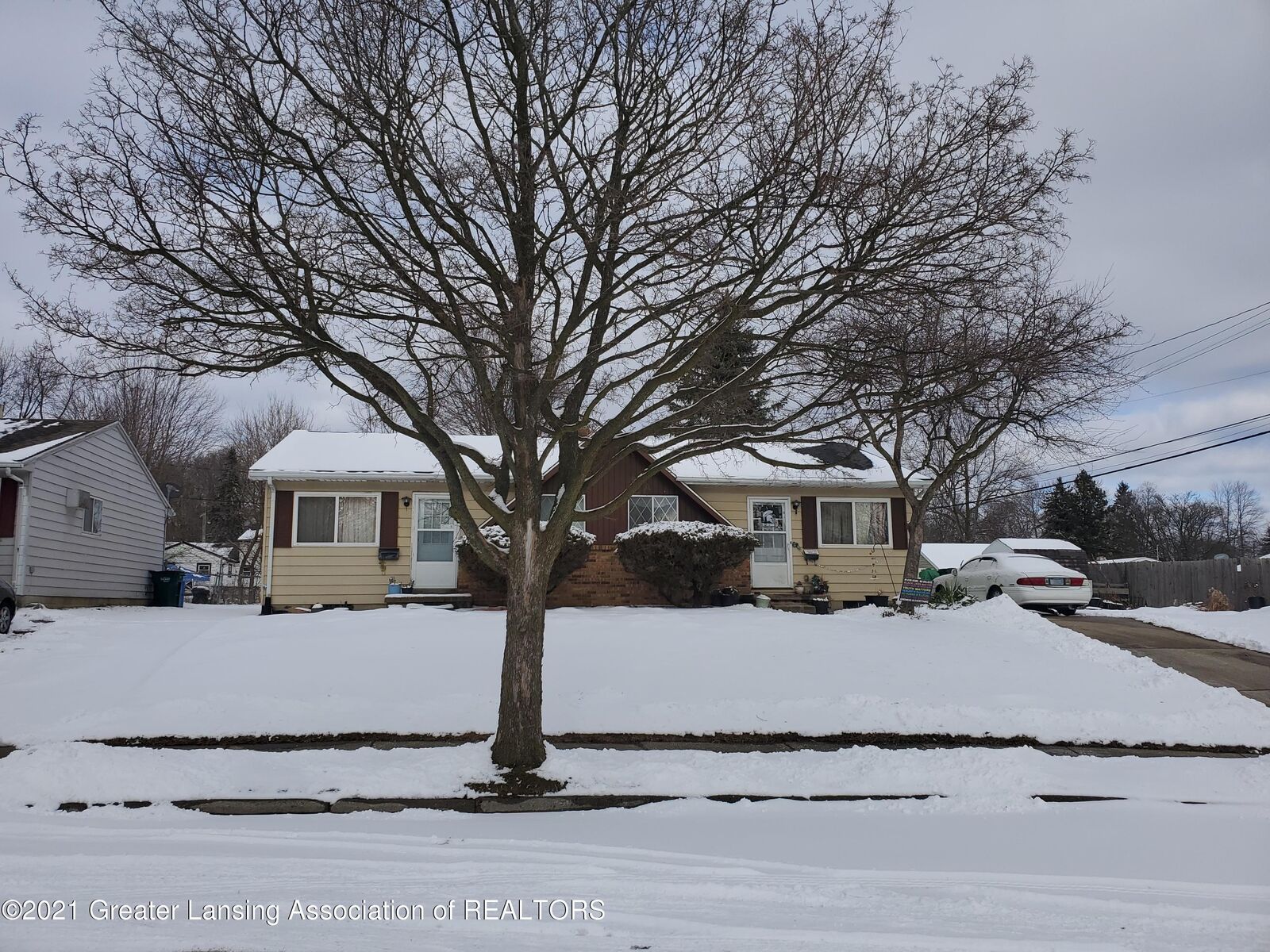Property Photo: 830 Vincent Court MI 48910