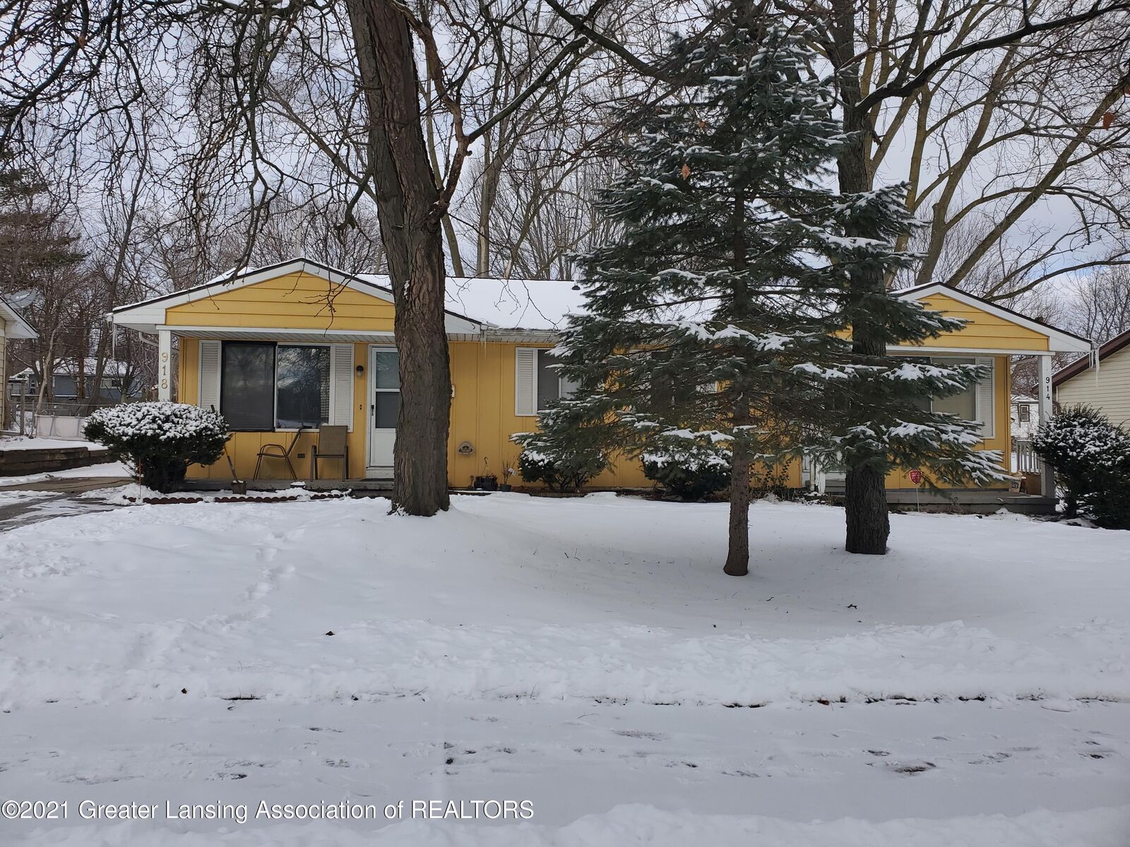 Property Photo: 914 Vincent Court MI 48910