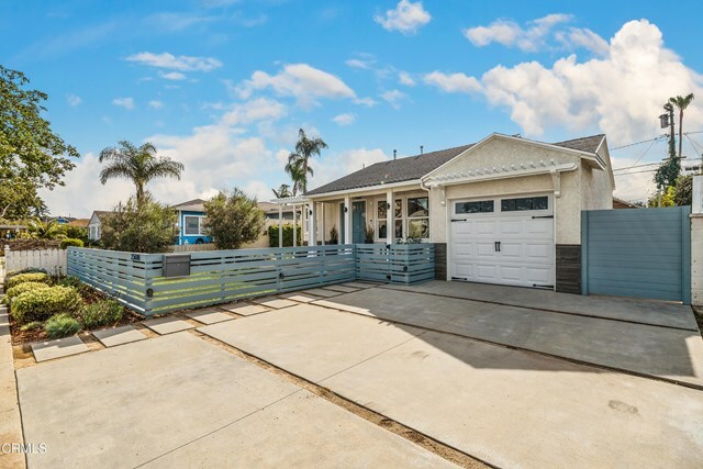 Property Photo:  2508 Fisk Lane  CA 90278 