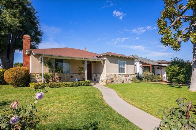 Property Photo:  6233 Norwalk Boulevard  CA 90606 