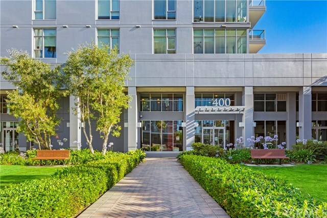 Property Photo: 400 W Ocean Boulevard 404 CA 90802