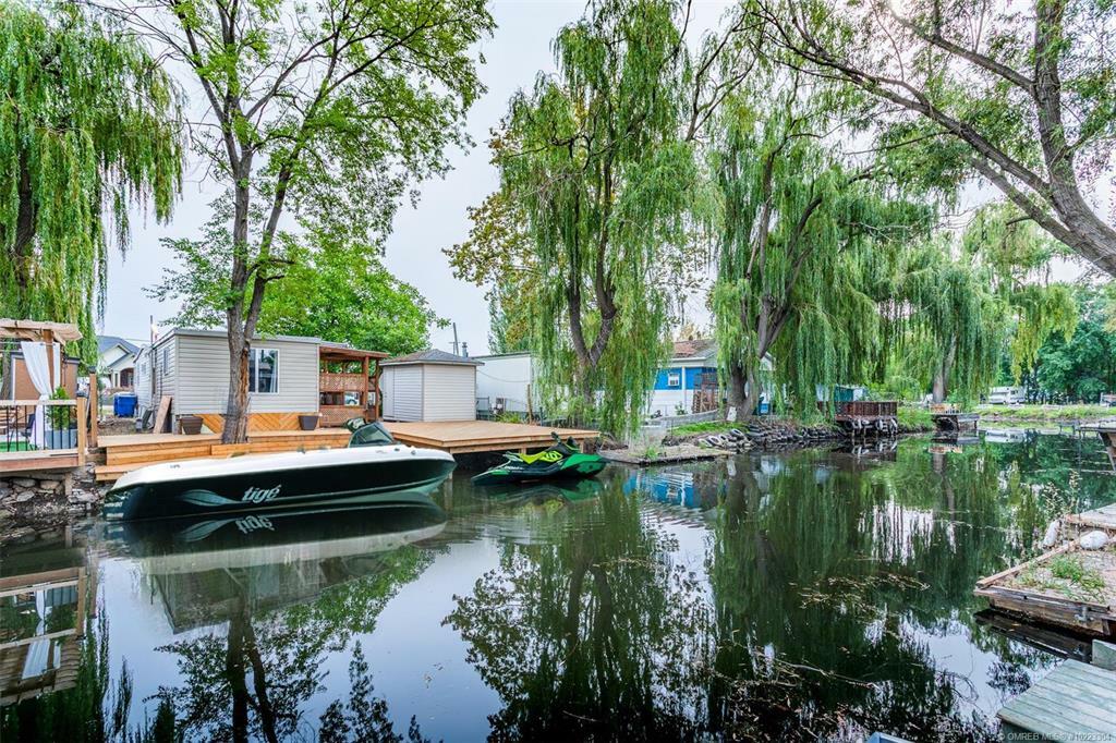 Property Photo: 1375 Green Bay Road 8A BC V4T 2B8