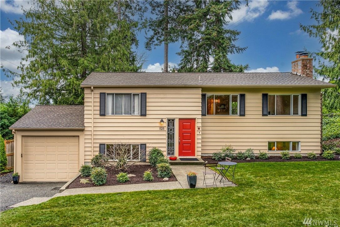 Property Photo: 525 94th Ave NE WA 98004