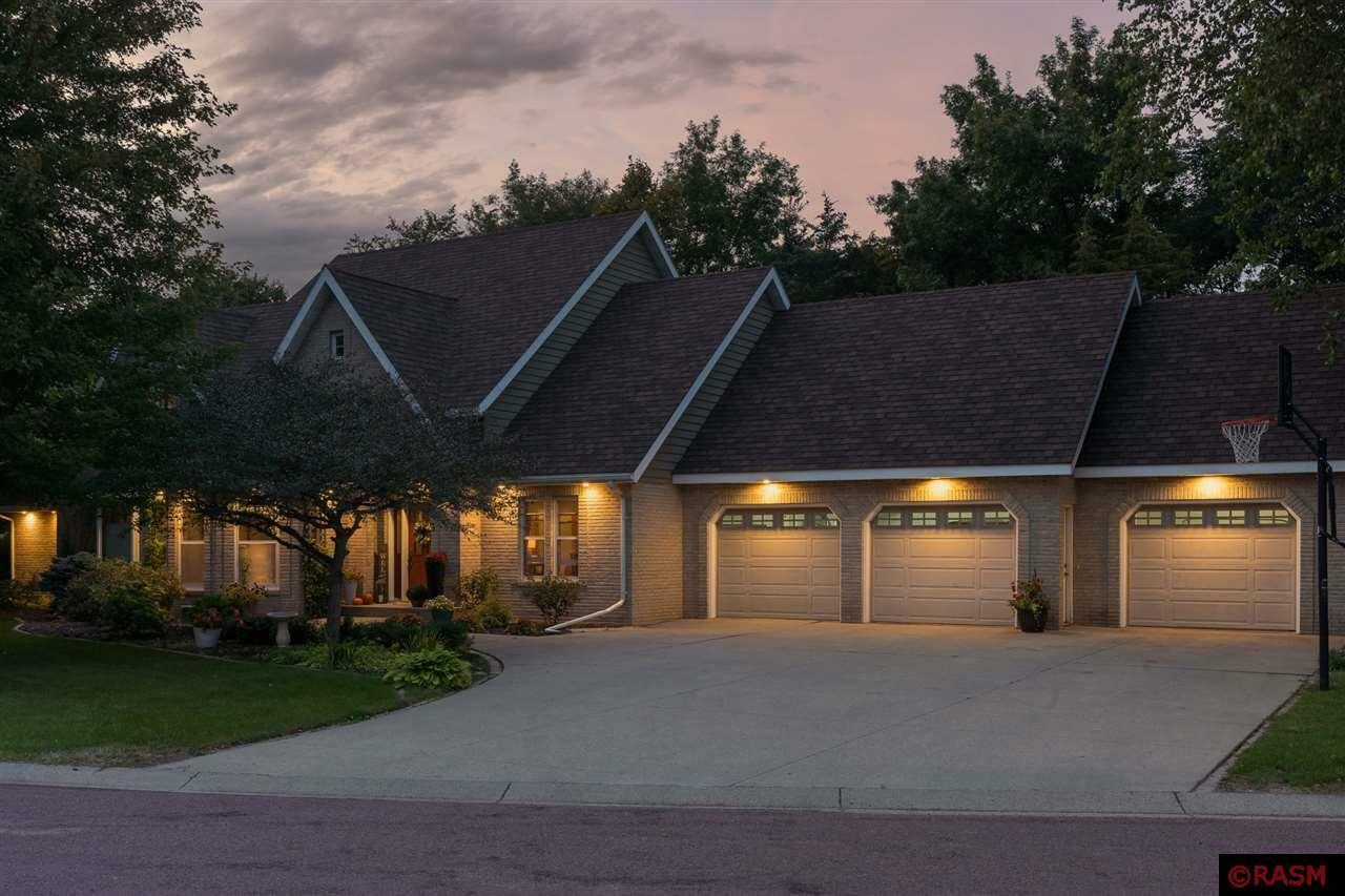 Property Photo: 132 Mayan Way MN 56001