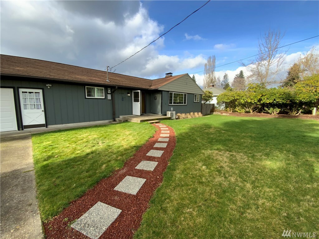 Property Photo:  4209 Hoadly St SE  WA 98501 