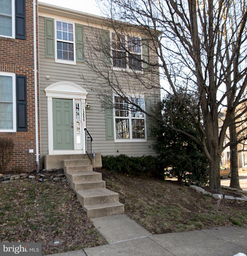 Property Photo: 12050 Etta Place VA 20136