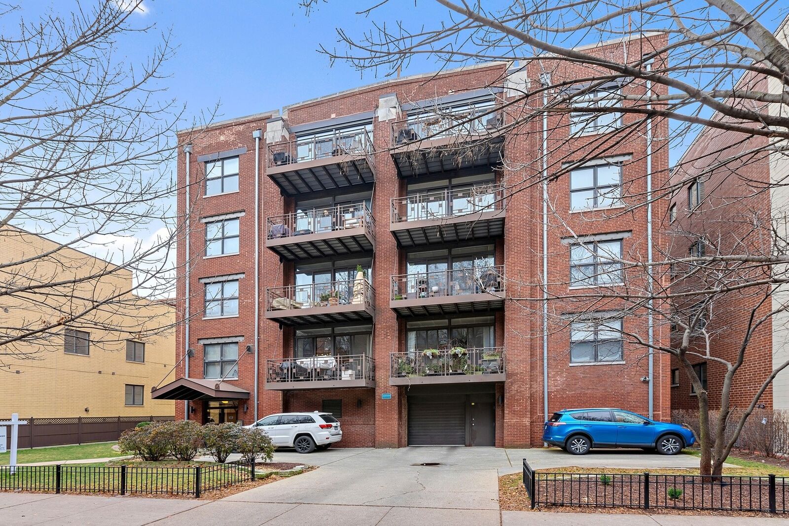 Property Photo: 2225 W Wabansia Avenue 201 IL 60647