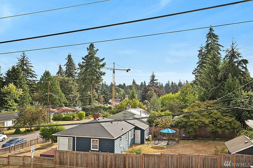 Property Photo:  2335 N 147th St D  WA 98133 