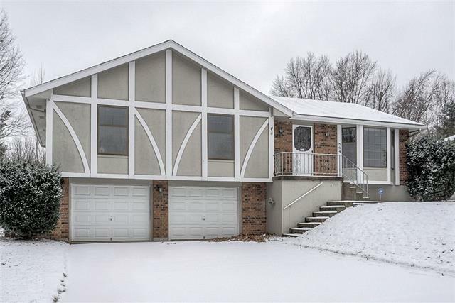 Property Photo:  504 NE Stonewall Drive  MO 64014 