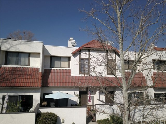 27610 Nugget Drive 4  Canyon Country CA 91387 photo