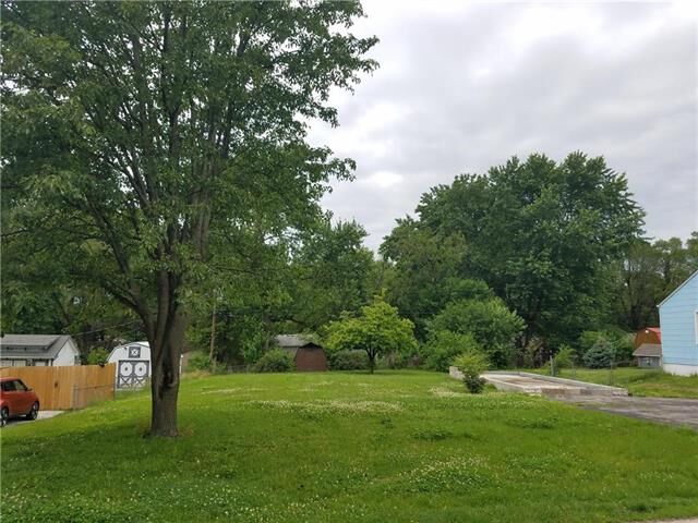 Property Photo:  5420 E Willow Avenue  MO 64133 