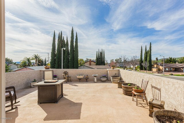 Property Photo:  2418 N Justin Avenue  CA 93065 