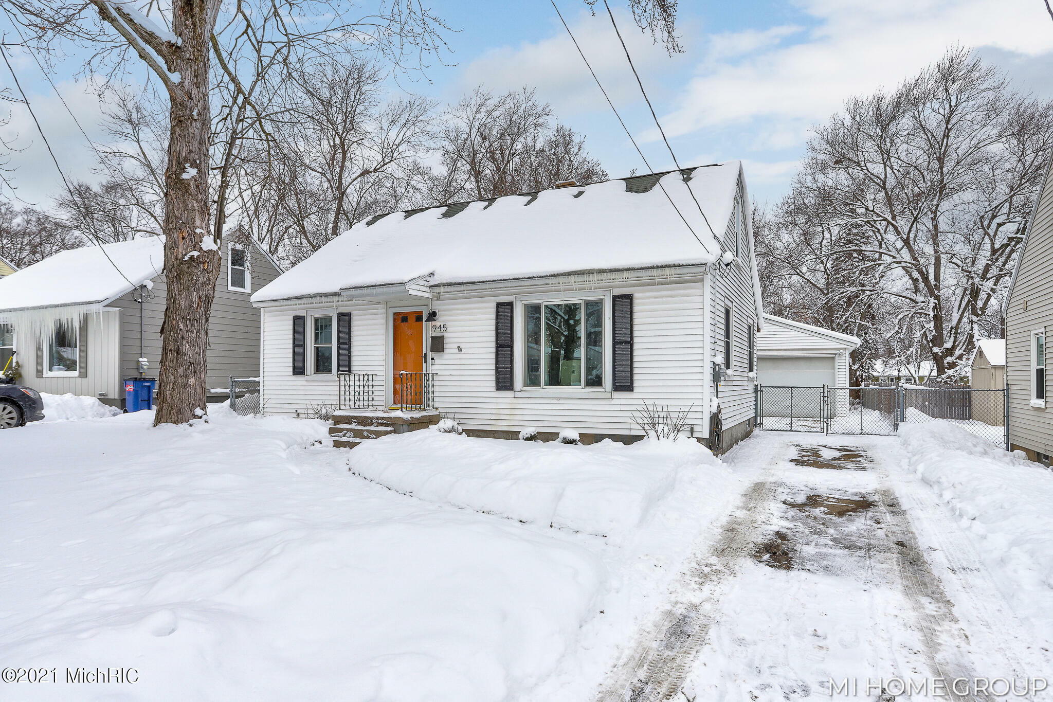 Property Photo: 945 40th Street SW MI 49509