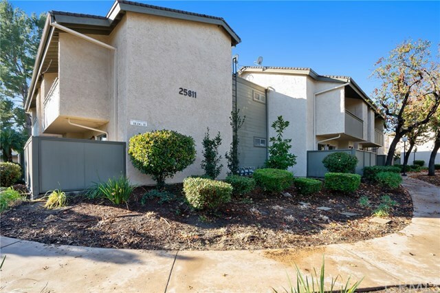 Property Photo:  25811 Tournament Road H5  CA 91355 