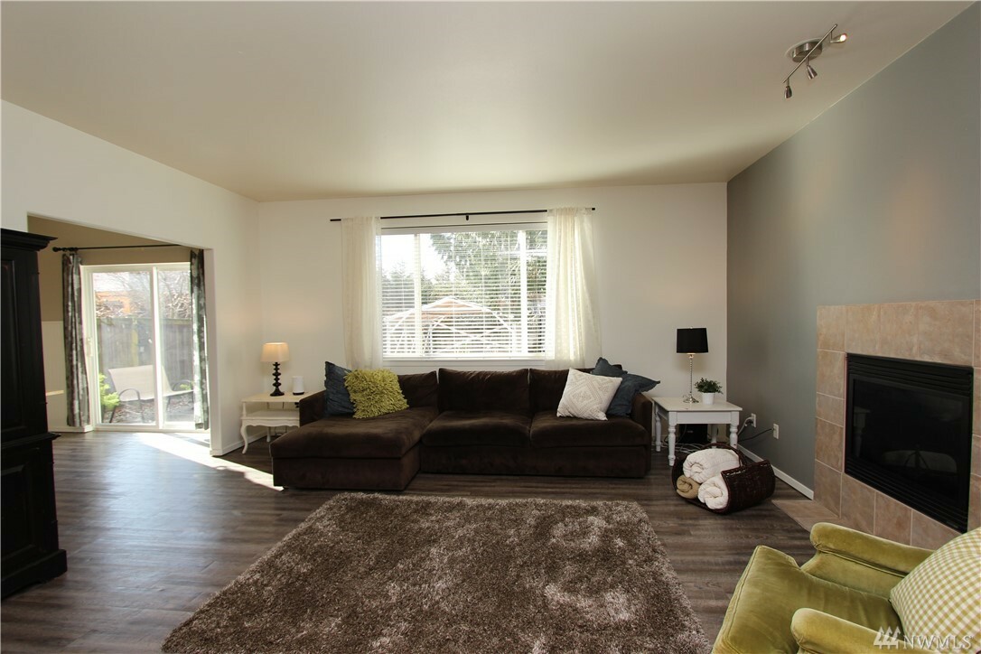 Property Photo: 1918 94th Dr SE B WA 98258