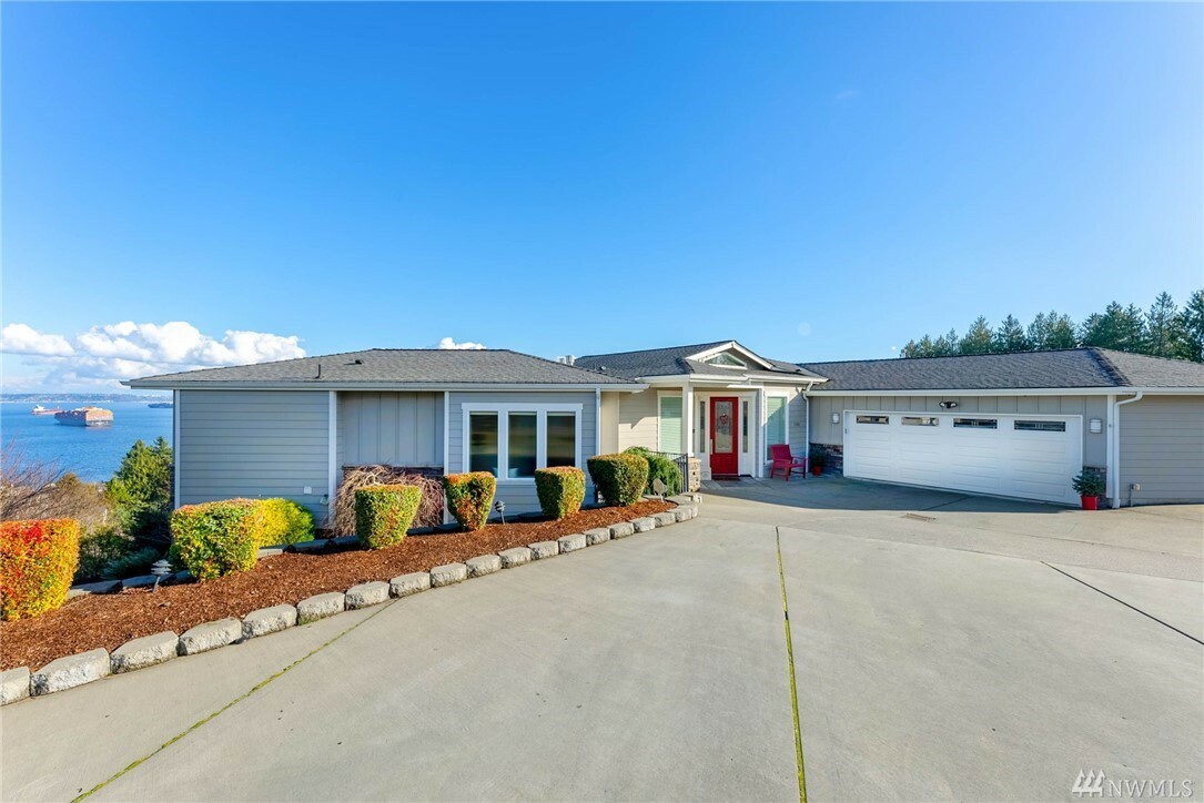 Property Photo:  2151 Madrone Ave E  WA 98366 