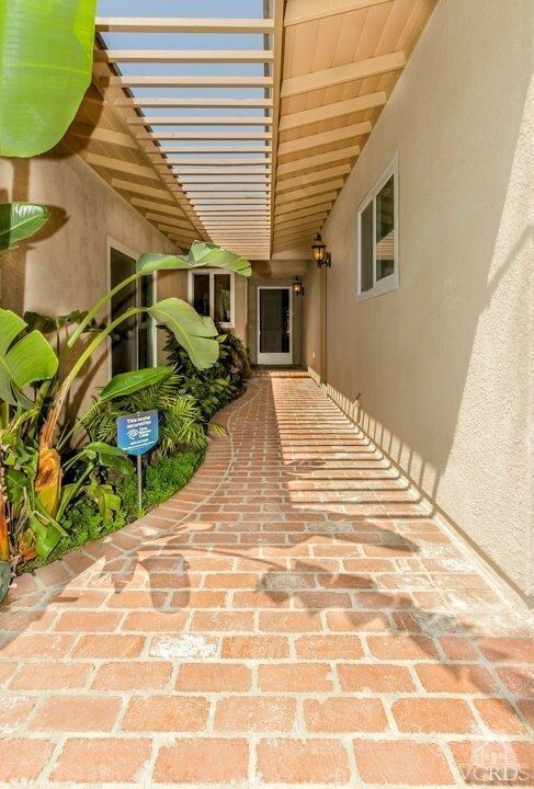 Property Photo:  724 Talbert Avenue  CA 93065 