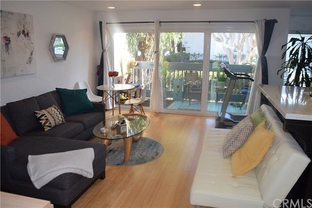 Property Photo:  615 S Prospect Avenue 106  CA 90277 