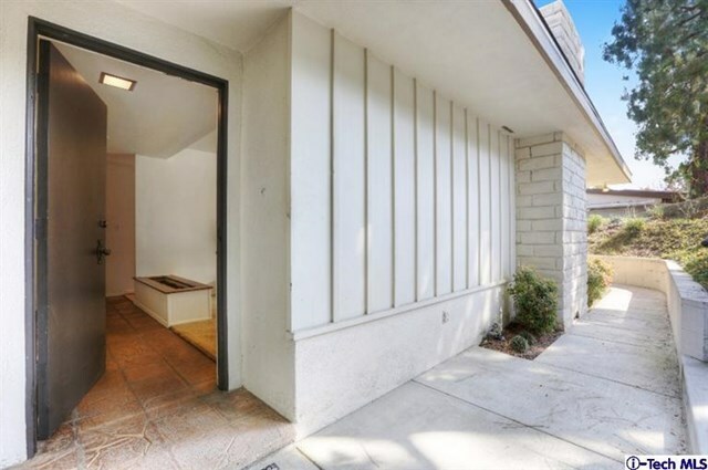 Property Photo:  326 Tamarac Drive  CA 91105 