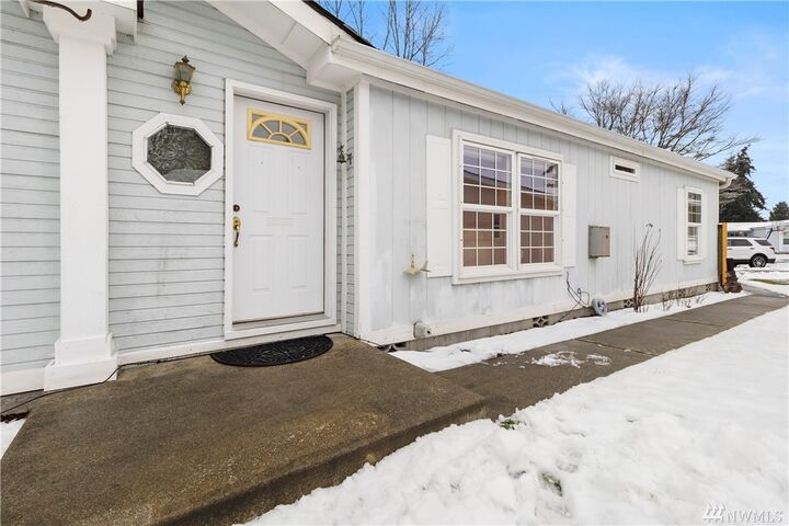 Property Photo: 18300 SE 263rd Place WA 98042