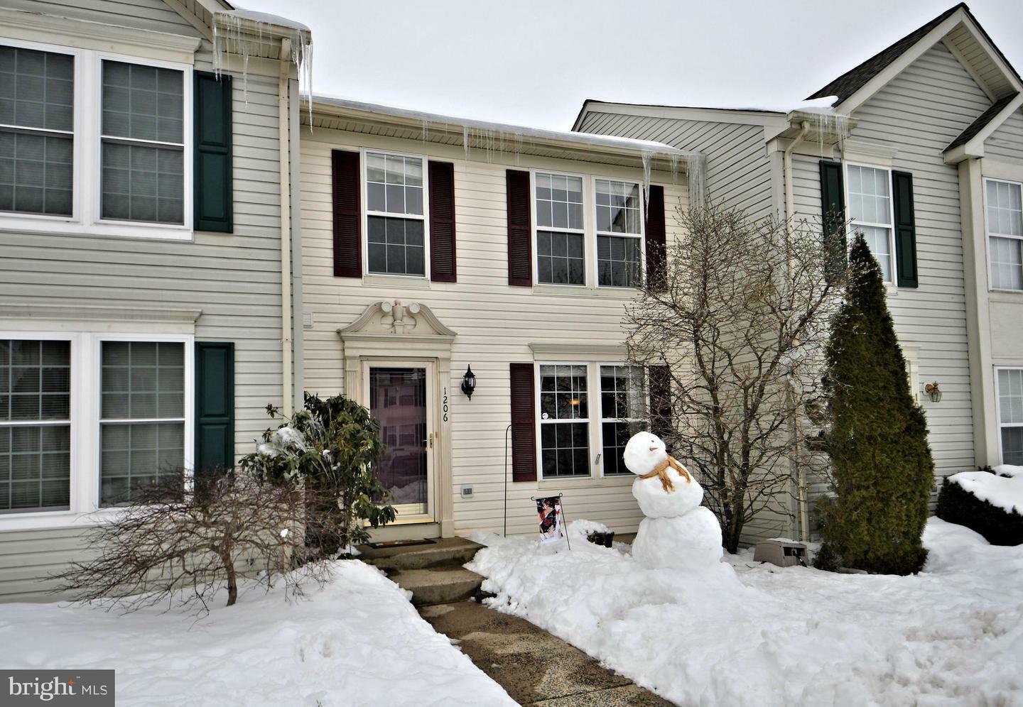 Property Photo:  1206 Hunter Lane  PA 18074 