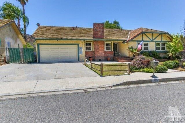 Property Photo:  1230 Rambling Road Road  CA 93065 